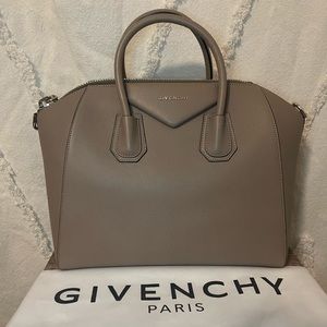 Givenchy Medium Antigona